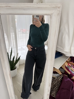 Wide black