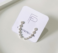 Brinco Ear Cuff Cravejado
