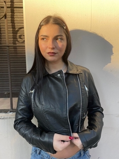 Campera corta Demon en internet