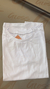 T-shirt básica na internet