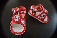 Sandalia con Broche Estampados