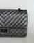 BOLSA CHANEL CLÁSSICA MÉDIA REISSUE 2.55 ALL BLACK - Out Closett