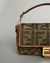 BOLSA FENDI FF BAGUETTE MÉDIA - Out Closett