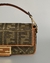 BOLSA FENDI FF BAGUETTE MÉDIA na internet