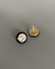 BRINCO CHANEL BUTTON BICOLOR na internet
