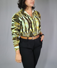 Camisa Estampada com Bordado - G