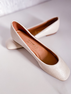 Sapatilha Creme Bico Reto - 36 - VIZZANO - comprar online
