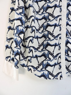 6266 Camisa Estampa Cavalos - 38 - YESSICA CITY - comprar online