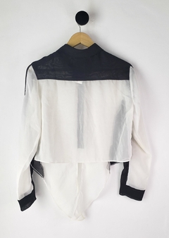 Camisa Transparente com Amarração - G - VK na internet