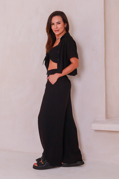 Calça Pantalona lisa - comprar online