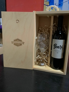 CAJA DE MADERA DOS BOTELLAS/ UNA COPA, UNA BOTELLA - comprar online