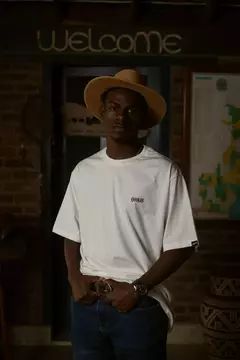 Camiseta Oodles "West Ambience" Off-White na internet