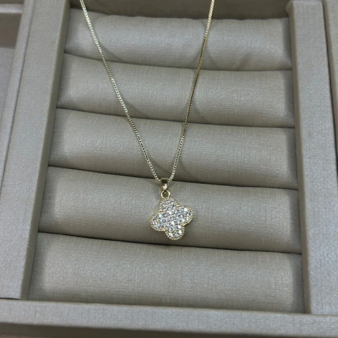 COLAR PINGENTE VAN CLEEF CRAVEJADO CRISTAL DOURADO