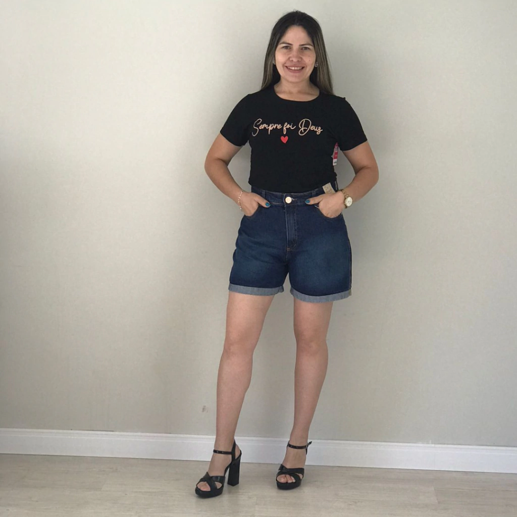 T -Shirt - Preta estampa Deus