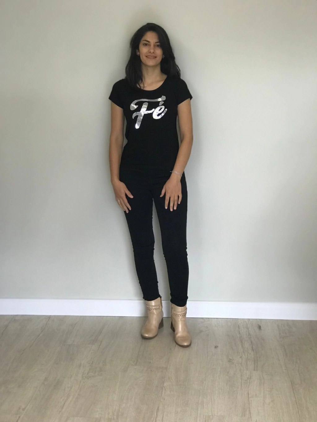 T-Shirt - Preta c/ estampe Fé