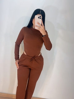 Conjunto Cavado Manga Longa na internet