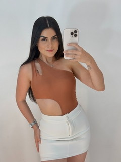 Body Um Ombro Detalhes