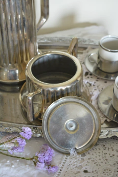 Açucareiro "Saretta" banhado a prata na internet