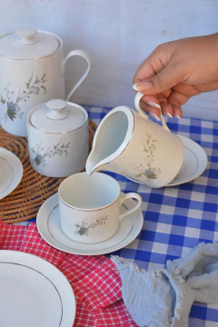 Leiteira Flores de Outono - comprar online