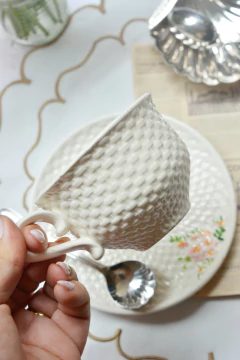 *RARIDADE* Xícara de chá em cerâmica Weiss - Rasgada Janela Curadoria Vintage