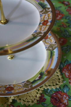 Porta-doces em porcelana japonesa 2 andares