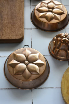 Forma de cobre floral vintage - comprar online