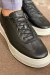 Sneaker de Couro Preto na internet