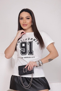 T-shirt California na internet