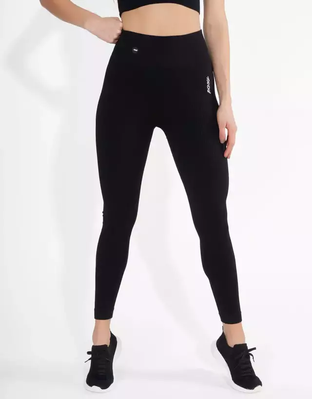 Calza seamless basic solid negra de Chaco Touché — imagen 2