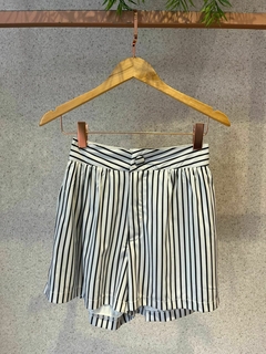 Shorts Listrado P&B