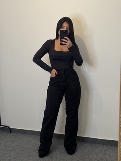 Body Lara na internet