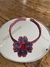 Choker de flor bordada com miçangas