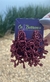 brinco alga feito com miçangas na cor marsala - Cá Barranco bijoux 