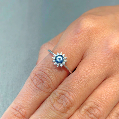 Anel Moissanite Solitário Safira Natural