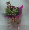 Arranjo variado no vaso rose