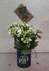 Flor da fortuna Branca na caneca de dias dos pais