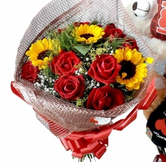 Buquê de Rosas e Girassol