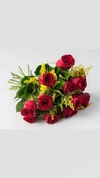 Buquê de rosas vermelhas com mosquitinho amarelo