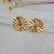 Brinco Redondo Texturizado Banhado a Ouro