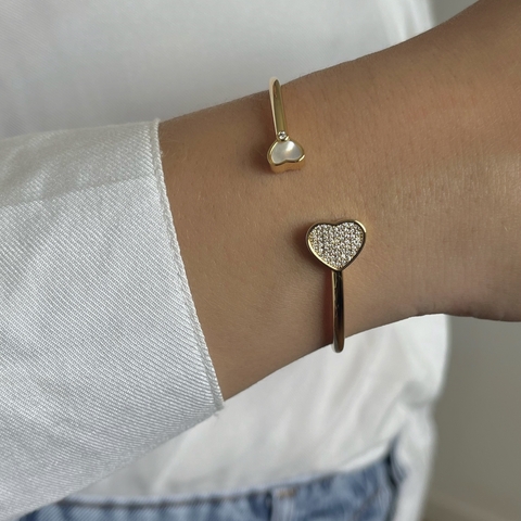 Bracelete Aberto Corações Banhado a Ouro