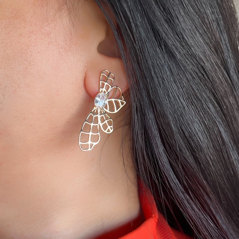 Brinco Flor Vazada Banhado a Ouro - comprar online