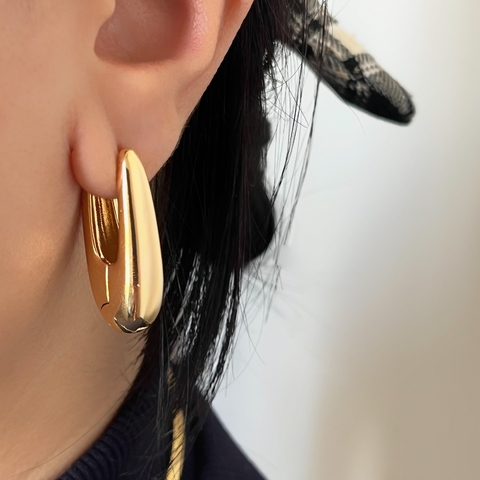 Argola Lisa Oval Banhado a Ouro