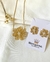 Conjunto de Flor Vazada Banhado a Ouro