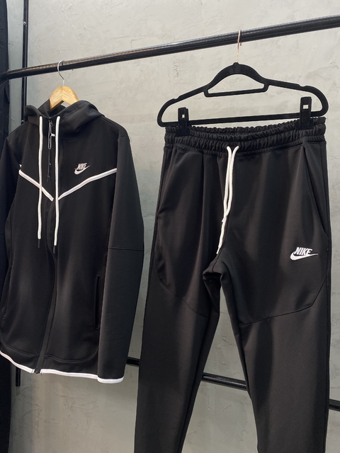 Conjunto nike tech fleece