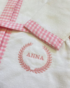 Roupão Bordado Rosa - comprar online