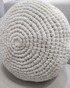 Almofada Crochê Off - comprar online