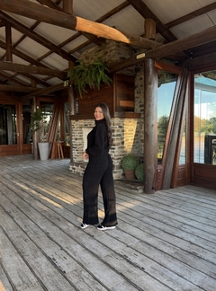 CONJUNTO MOUSSE ALL BLACK na internet