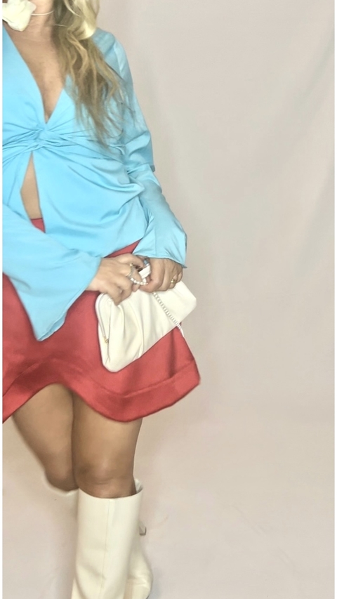 Skirt Curves