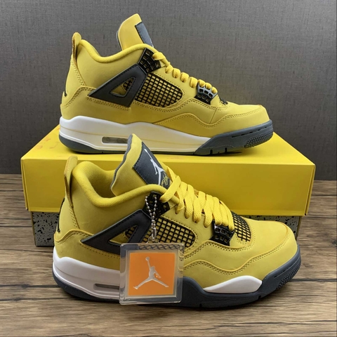 TÊNIS AIR JORDAN 4 RETRO