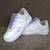 TÊNIS NIKE AIR FORCE 1 PREMIUM – BEGE/LILÁS - loja online
